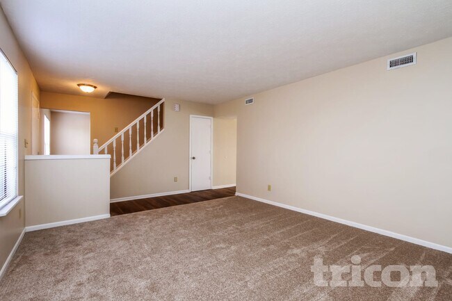 Foto del edificio - 5926 Bowie Ln
