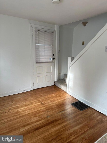 Building Photo - 2 Titus Ave