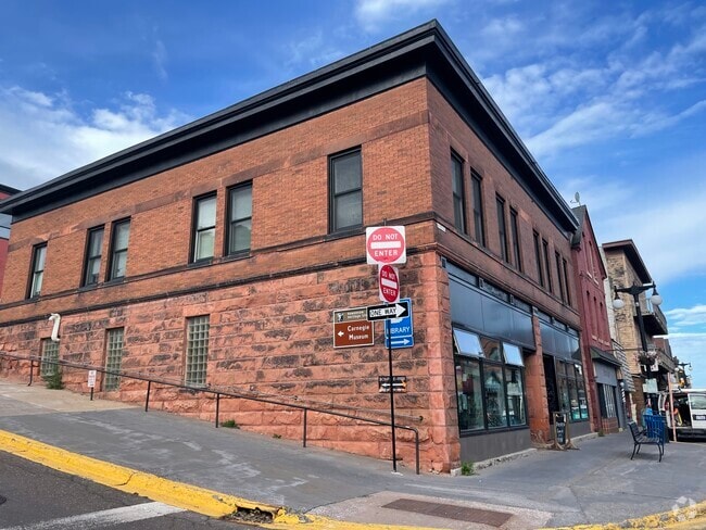 Building Photo - 417 Shelden Ave