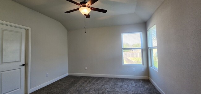 Building Photo - Townhome for rent