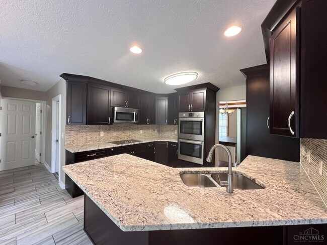 Foto del edificio - 2355 Henesy Ln