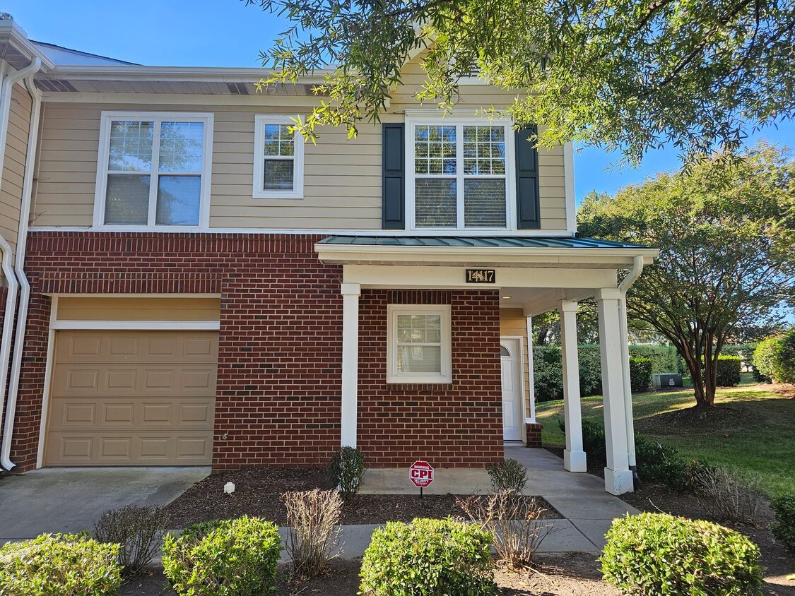 Primary Photo - Updated Townhome in Ballantyne!!!!