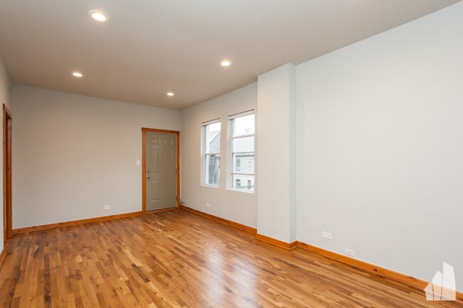 Building Photo - 1521 N Bosworth Ave
