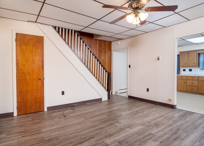 Living Room - 913 S Webster Ave