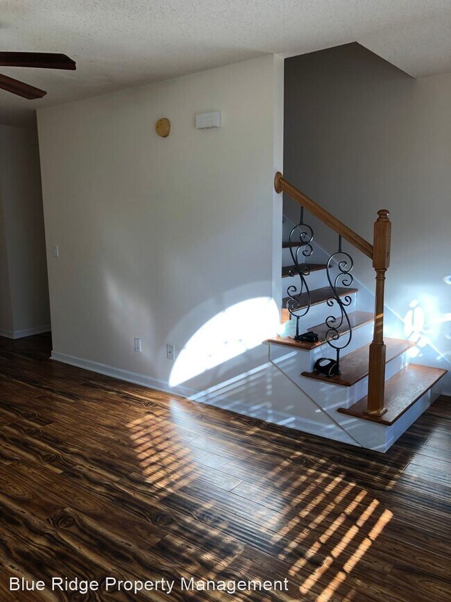 Foto del edificio - 2 br, 2.5 bath House - 114 Amanda Lane Uni...