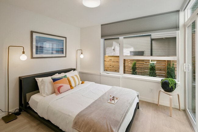 Building Photo - 516 Broadway E