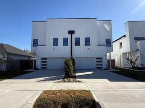 Building Photo - 10055 Grover Ln