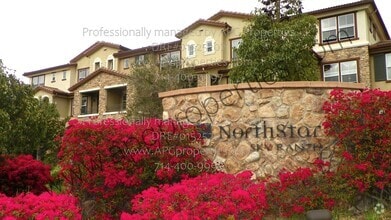 Building Photo - 2008 Montilla St