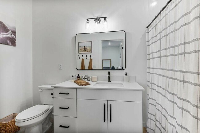 Foto del edificio - 3131 Fleur Dr