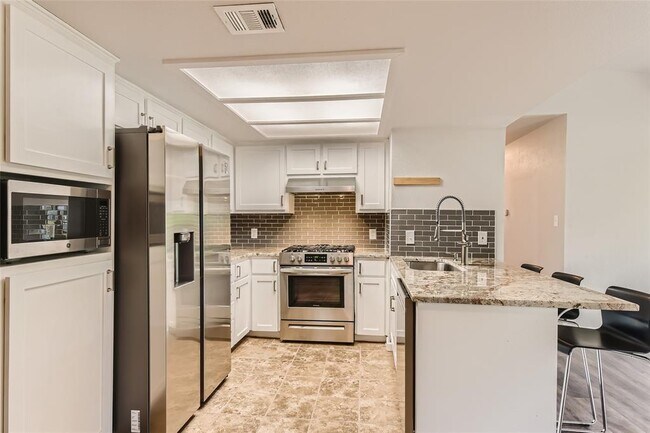 Building Photo - 6207 Arnold Dr
