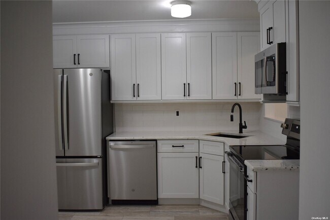 Building Photo - 79 Scarlett Dr