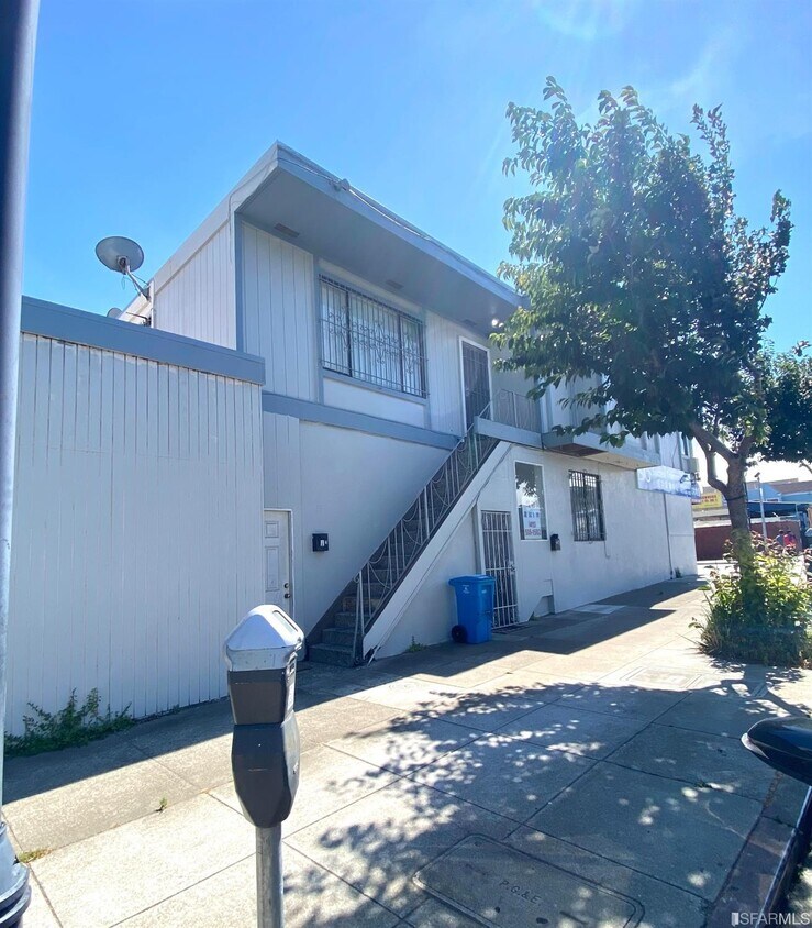 Primary Photo - 29 Wayland St