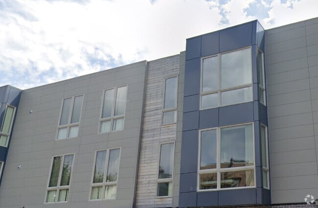Building Photo - 4615 Cedar Ave