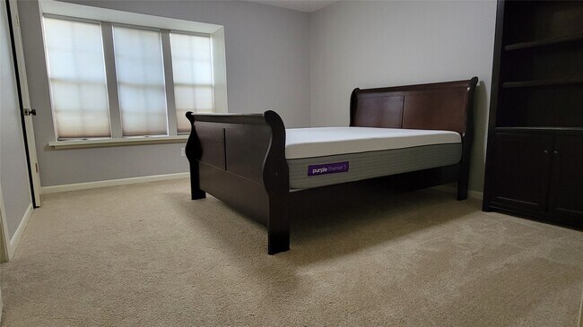 Foto del edificio - 8223 Kingsbrook Rd