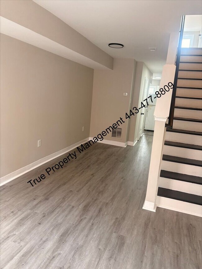Foto del edificio - 121 N Bradford St