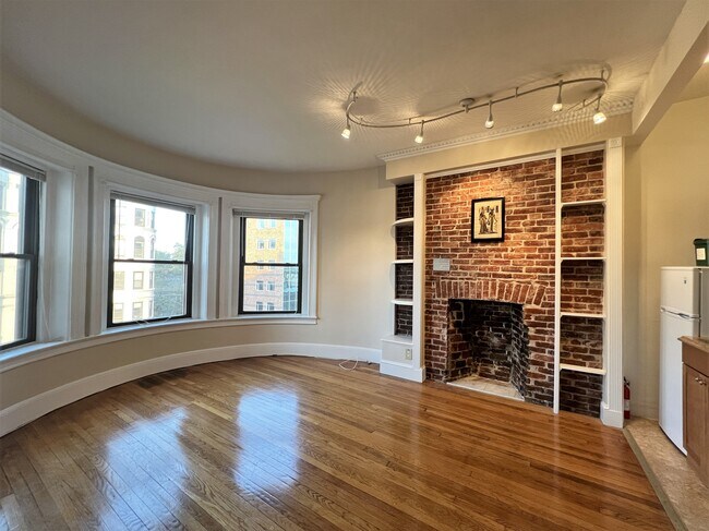 Foto del edificio - 884 Massachusetts Ave