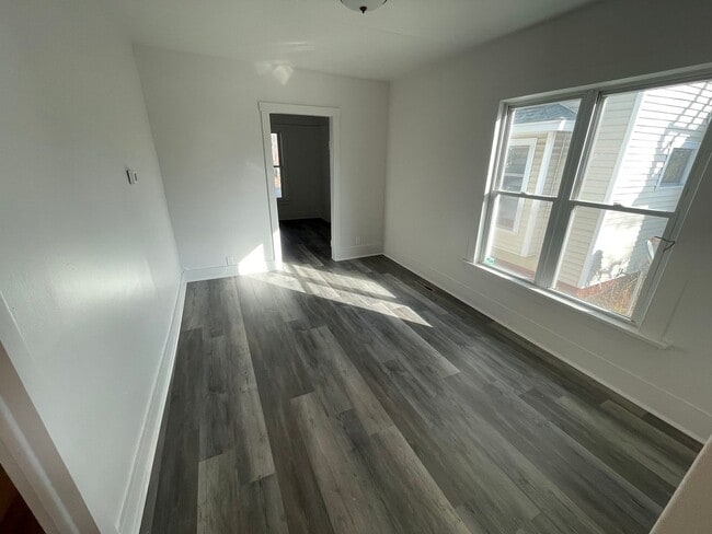 Photo - 306 E Hillsdale St Apartment