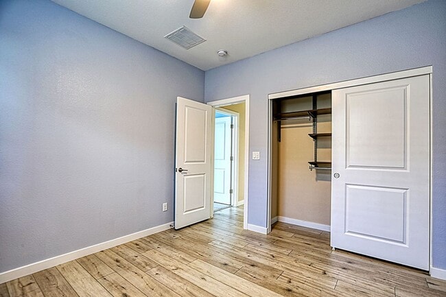 Foto del edificio - 3364 Caldora Ln