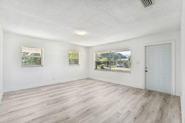 Foto del edificio - 514 NW 3rd Way