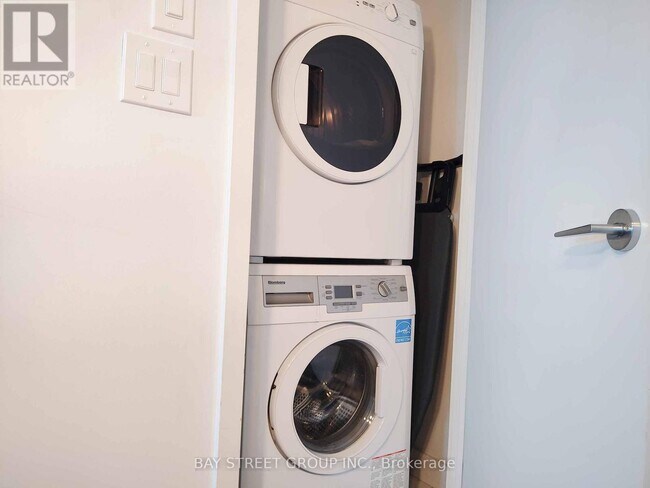 Photo du bâtiment - 12 York St