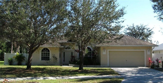 Building Photo - 1466 Argyle Dr