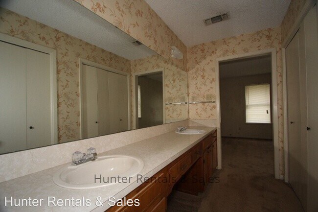 Building Photo - 3 br, 2 bath House - 1704 Joy Dr
