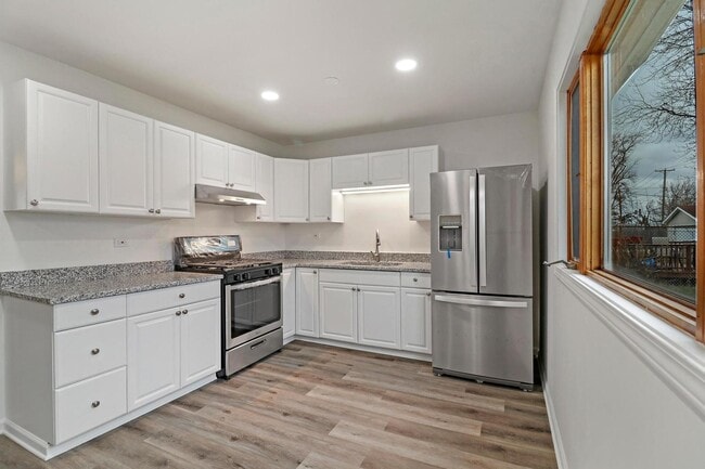 Building Photo - 1180 Larkdale Row
