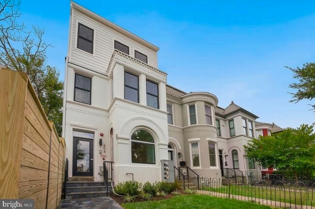 Photo - 808 12th St NE Townhome