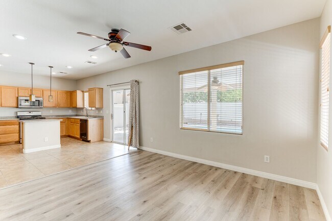 Foto del edificio - ** COMING SOON! **Coronado Ranch Pool Home | Stunning 4 Bed Beauty with Designer Kitchen & Privat...