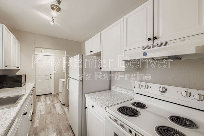 Building Photo - 2513 S Broadway