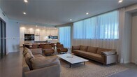 Foto principal - 18555 Collins Ave