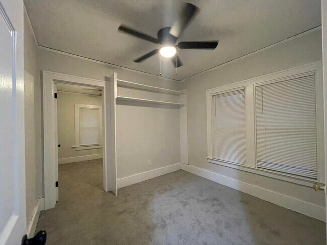 Foto del edificio - 3257 Blaine St