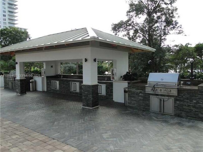 Building Photo - 2801 NE 183rd St