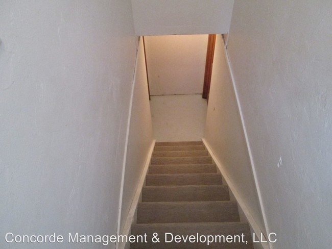 Building Photo - 1501 S 29th St