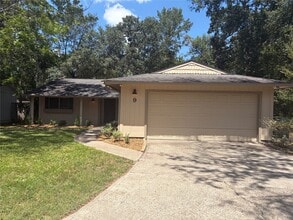 Building Photo - 9 Wolfhound Ln