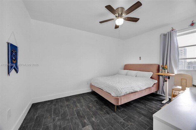 Foto del edificio - 1051 SW 1st St