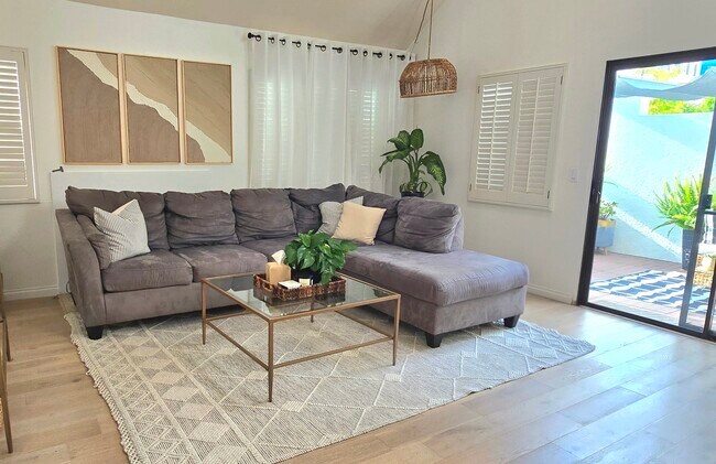 Living - 701 Kettner Blvd