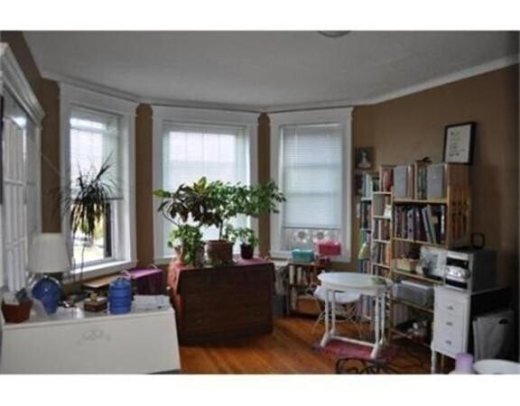 Building Photo - 110 Riverway