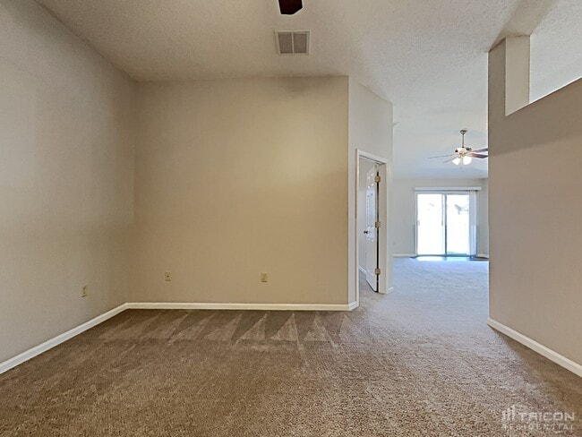Building Photo - 3925 Hideaway Lane