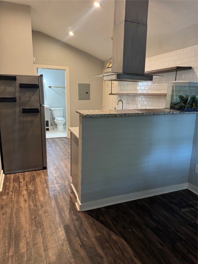 Building Photo - 4630 Woodside St