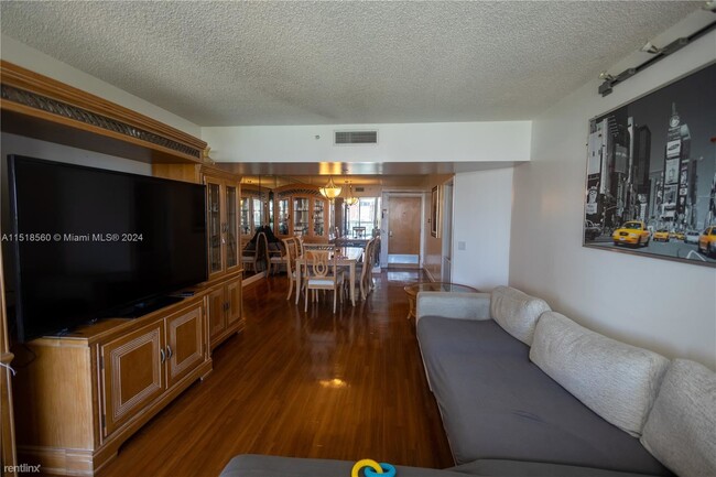 Foto del edificio - 3 br, 2 bath House - 21205 Yacht Club Dr A...