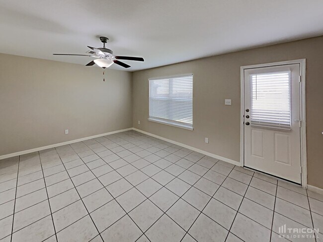 Building Photo - 441 Palomino Stand Dr