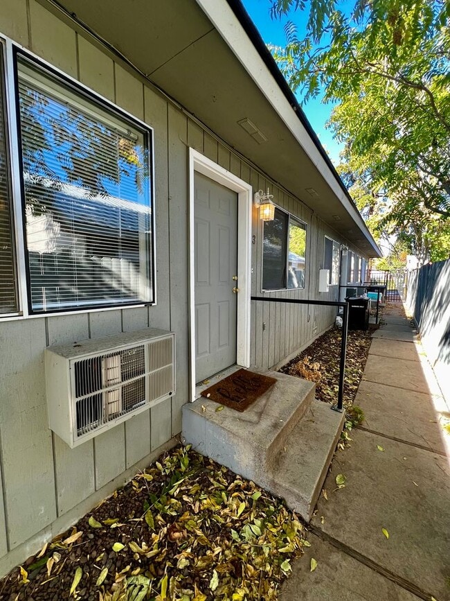 Building Photo - 1316 Garfield Ave