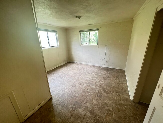 Building Photo - 1814 Stadium Rd