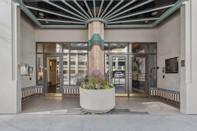 Building Photo - 2 bedroom in Seattle WA 98101
