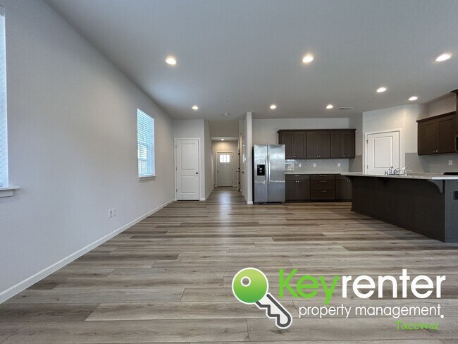 Foto del edificio - Must-have 3Bed/2.5Bath Lakewood Home