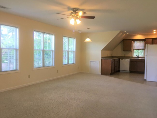 Foto del edificio - 440 Old Fort Dr