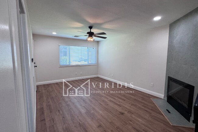 Foto del edificio - 930 Olive Dr