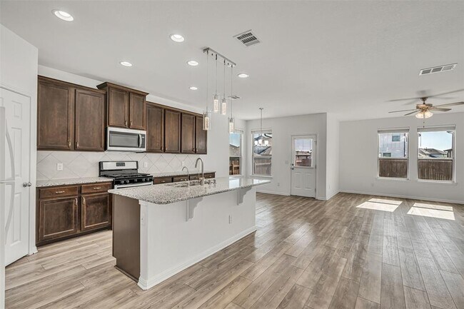 Building Photo - 620 Little Draw Ln