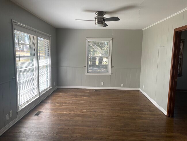 Foto del edificio - 3048 S Oliver Ave